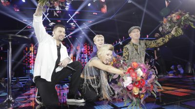 Bild på vinnarna i Melodifestivalens första tävling.